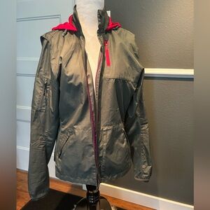 Nike Ultra Lightweight Storm Fit Women’s Windbreaker, L